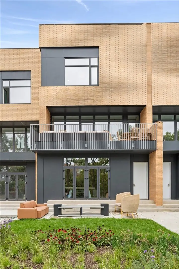 2235 W Oakdale Avenue #16-B, Chicago, IL 60618 - #2