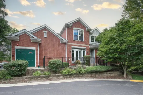 44 Lakebreeze Court, Lake Zurich, IL 60047