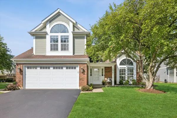 1676 Kennsington Lane, Crystal Lake, IL 60014