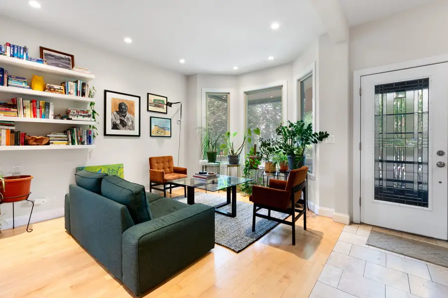 2833 N Francisco Avenue, Chicago, IL 60618 - #3