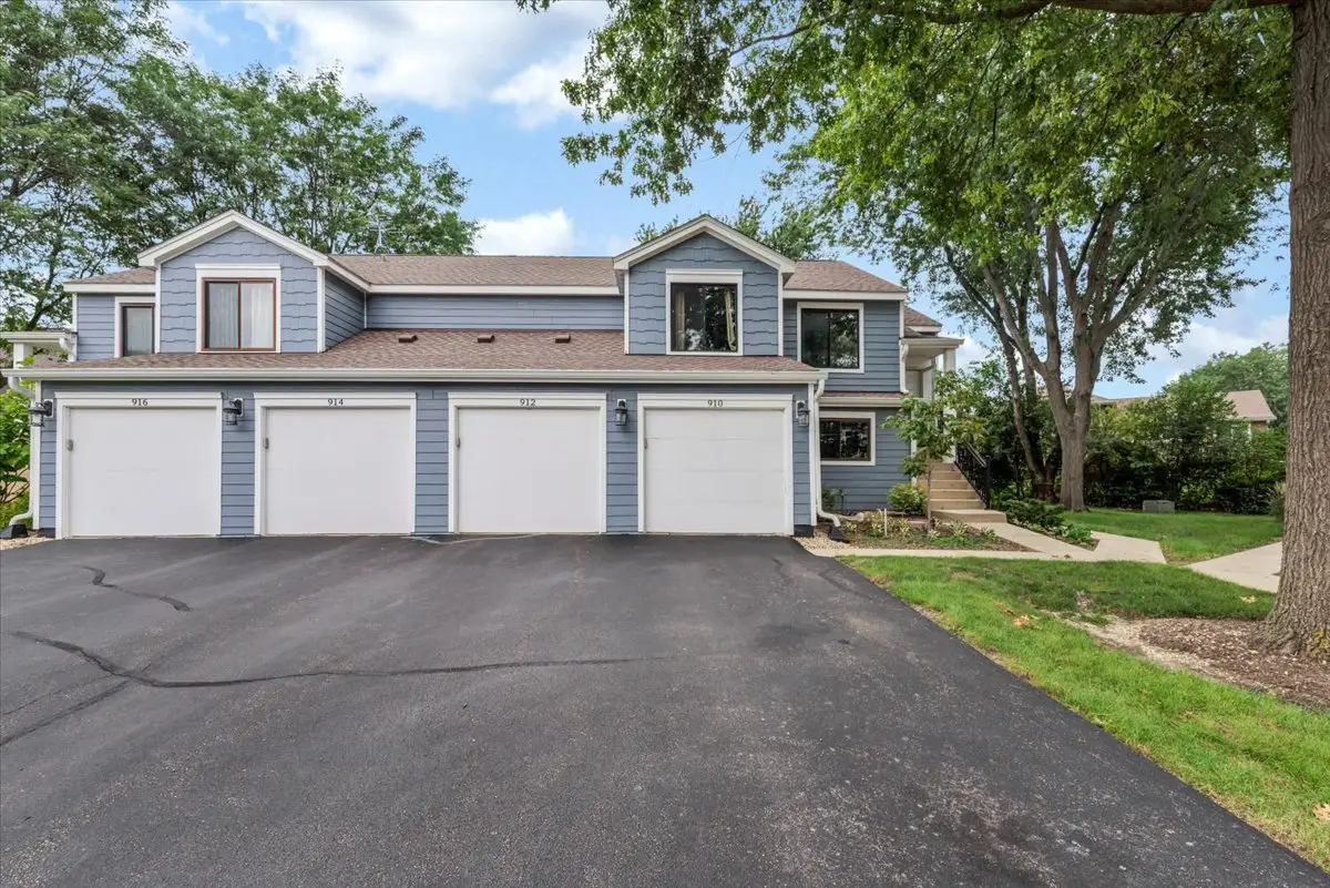 912 Manchester Circle, Schaumburg, IL 60193 - #1