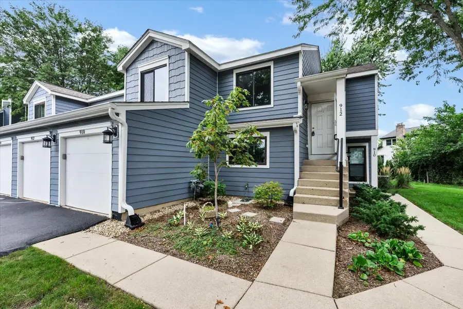912 Manchester Circle, Schaumburg, IL 60193 - #3