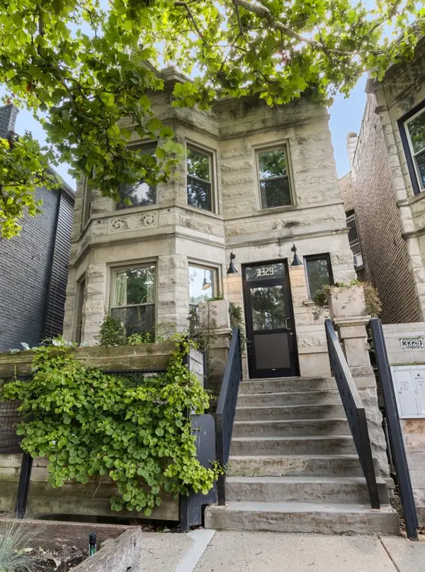 3329 W Pierce Avenue, Chicago, IL 60651