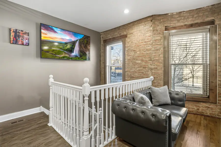 231 E 59th Street #1, Chicago, IL 60637 - #2