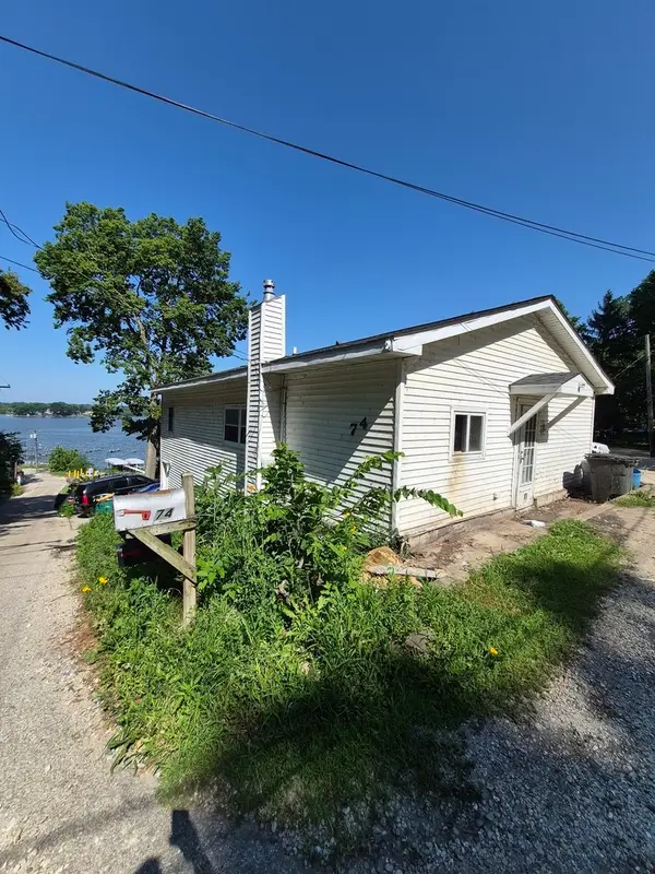 74 Cathryn Street, Fox Lake, IL 60020
