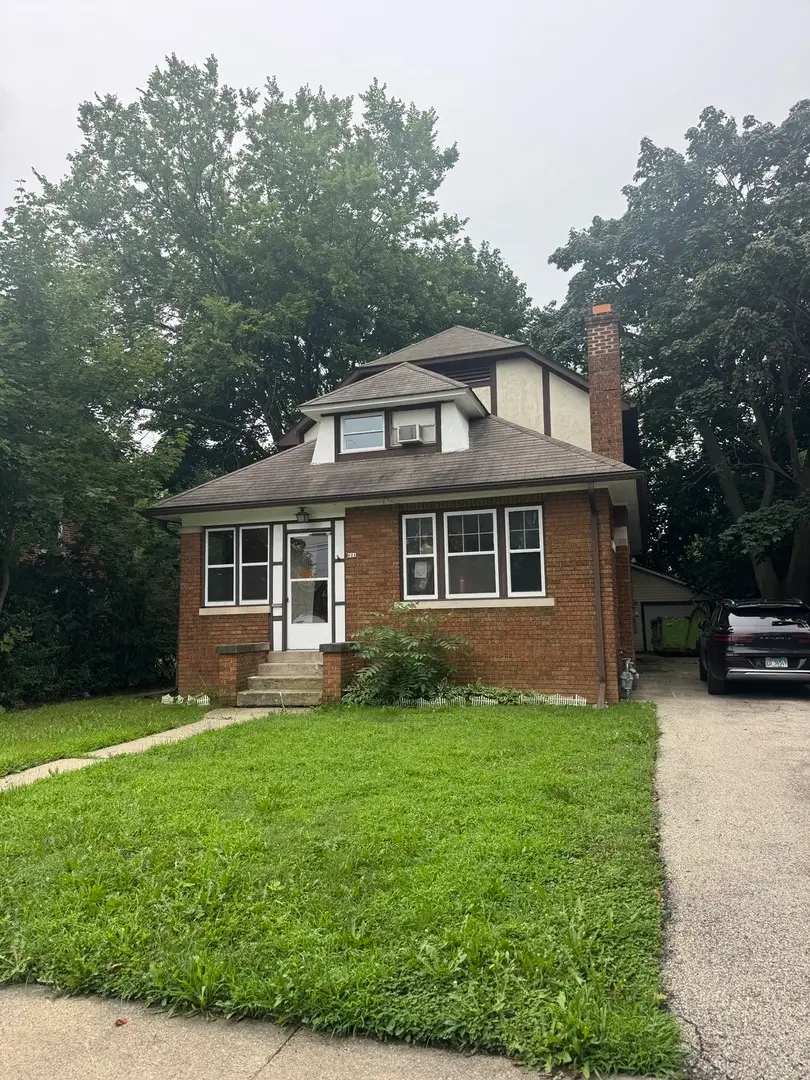 621 W Keith Avenue, Waukegan, IL 60085 - #1