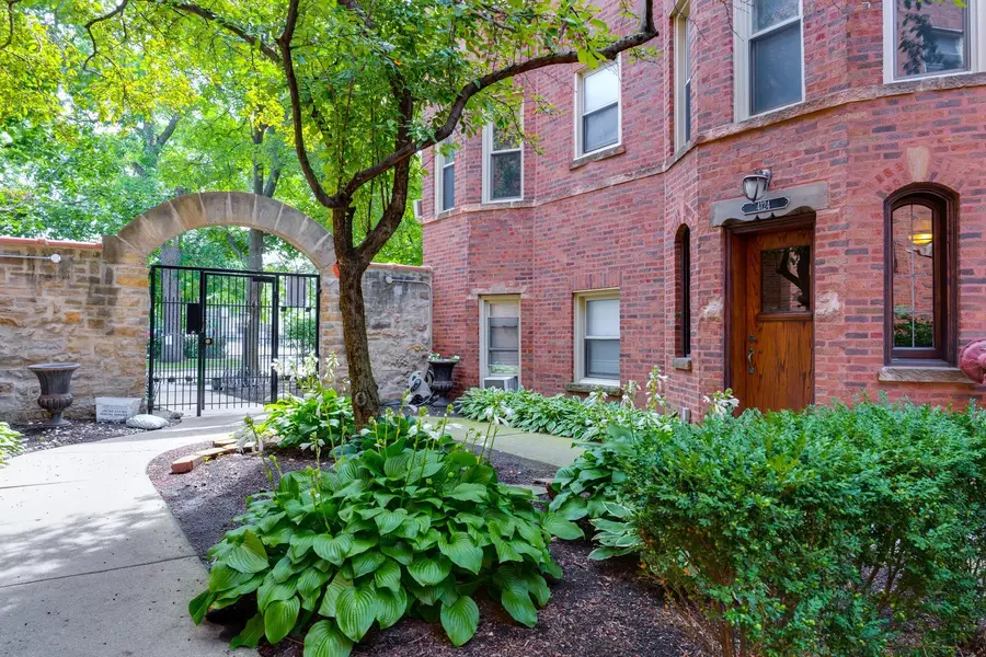 4124 N Kedvale Avenue #200, Chicago, IL 60641 - #2