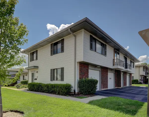 1101 Quanset Court, Schaumburg, IL 60194