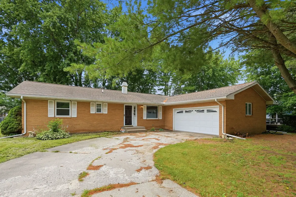 109 N 3rd Street, Colona, IL 61241 - #1