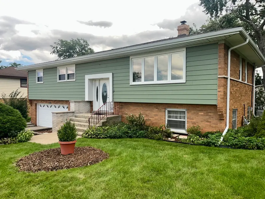 8041 W 91st Street, Hickory Hills, IL 60457 - #2