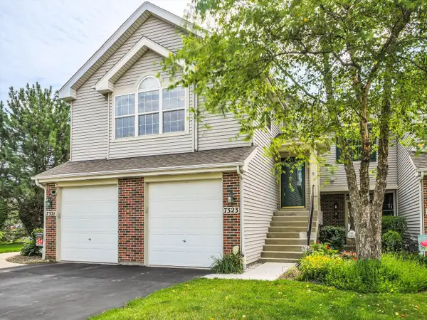 7323 Grandview Court #7323, Carpentersville, IL 60110