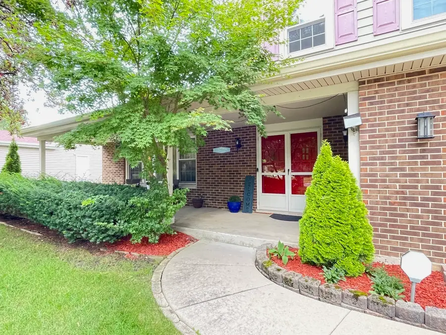 1039 Garfield Avenue, Libertyville, IL 60048 - #2