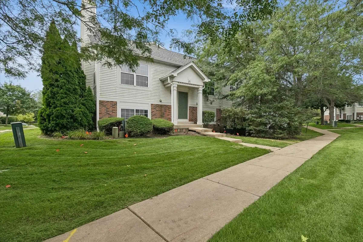 271 Holiday Lane, Hainesville, IL 60073 - #1