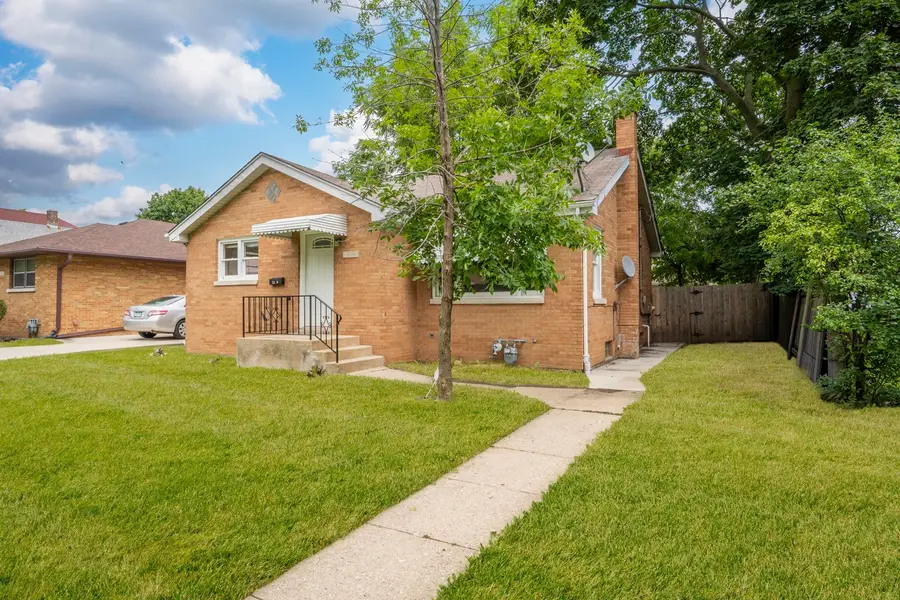 1539 Victoria Avenue, North Chicago, IL 60064 - #2