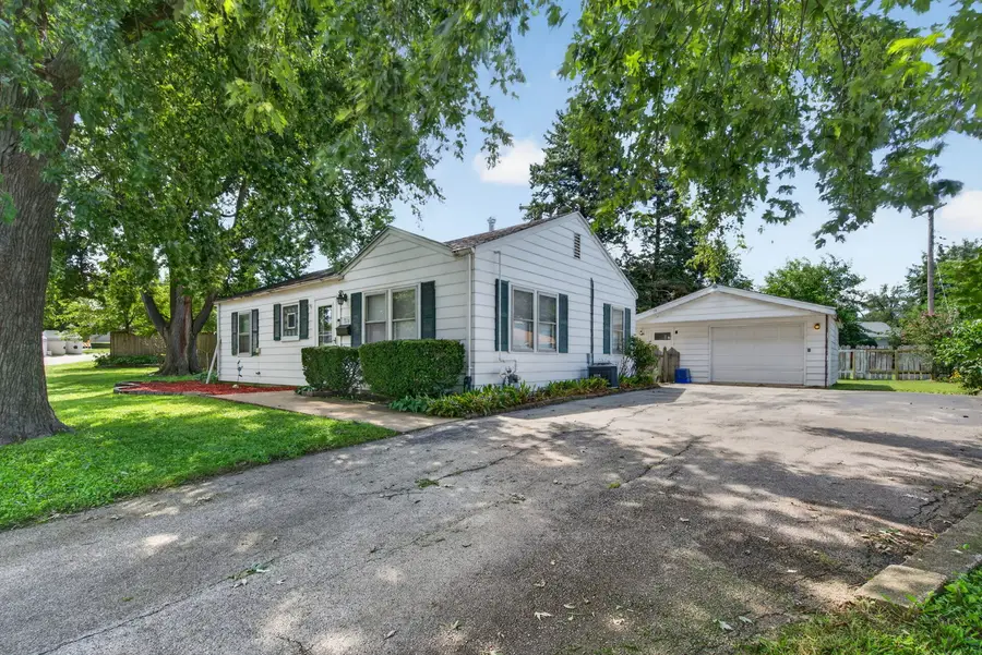 1814 Inner Circle Drive, Crest Hill, IL 60403 - #3