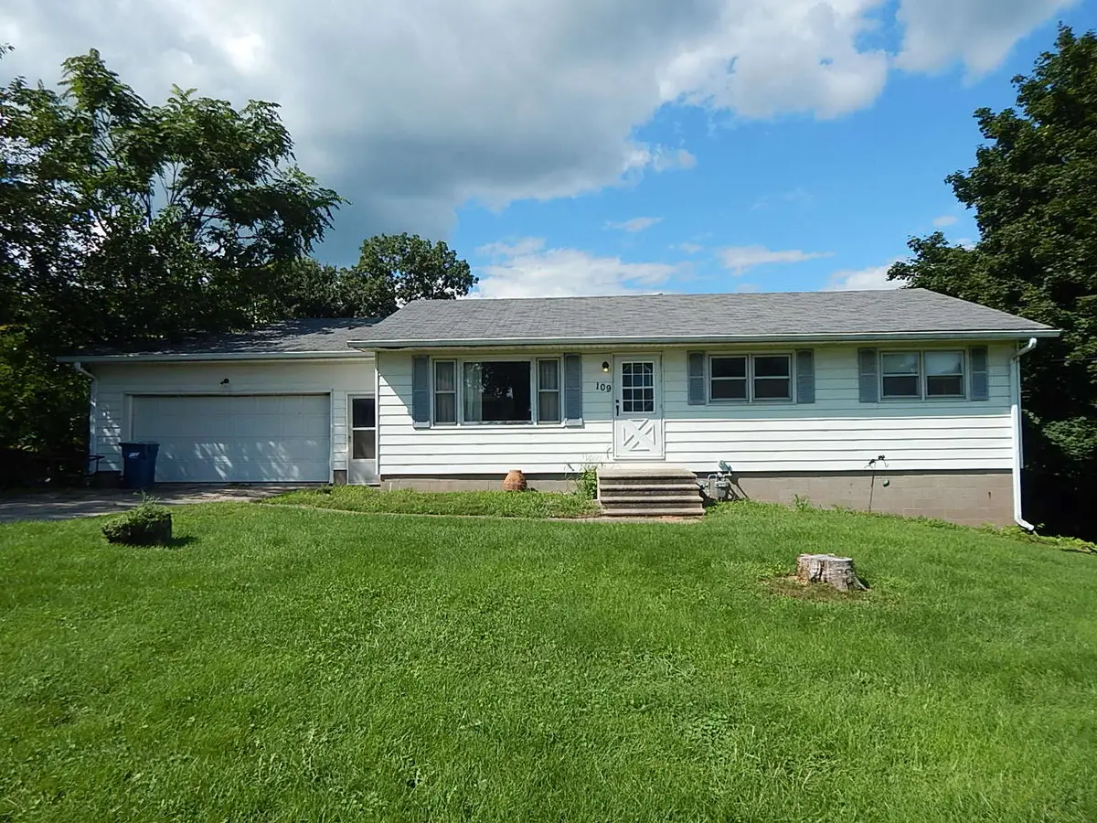 109 E 6th Street, Sherrard, IL 61281 - #1