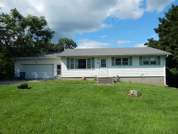 109 E 6th Street, Sherrard, IL 61281