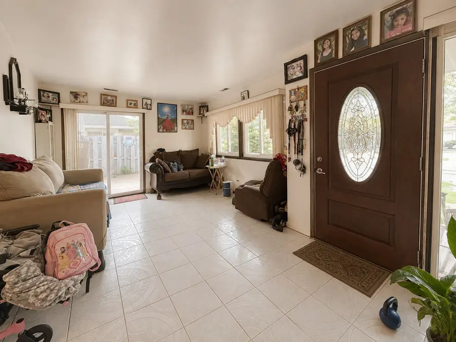 1457 Fremont Drive, Hanover Park, IL 60133 - #2