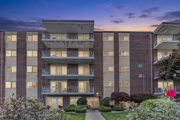 2900 Maple Avenue #19E, Downers Grove, IL 60515