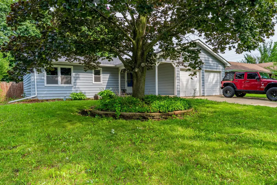 1721 Daisy Street, Aurora, IL 60505 - #3
