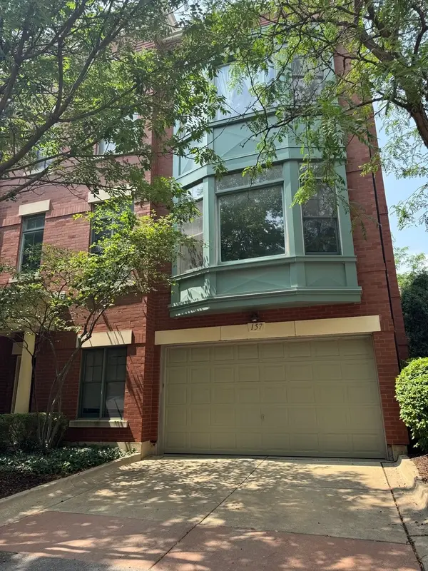 157 Festival Court, Elgin, IL 60120