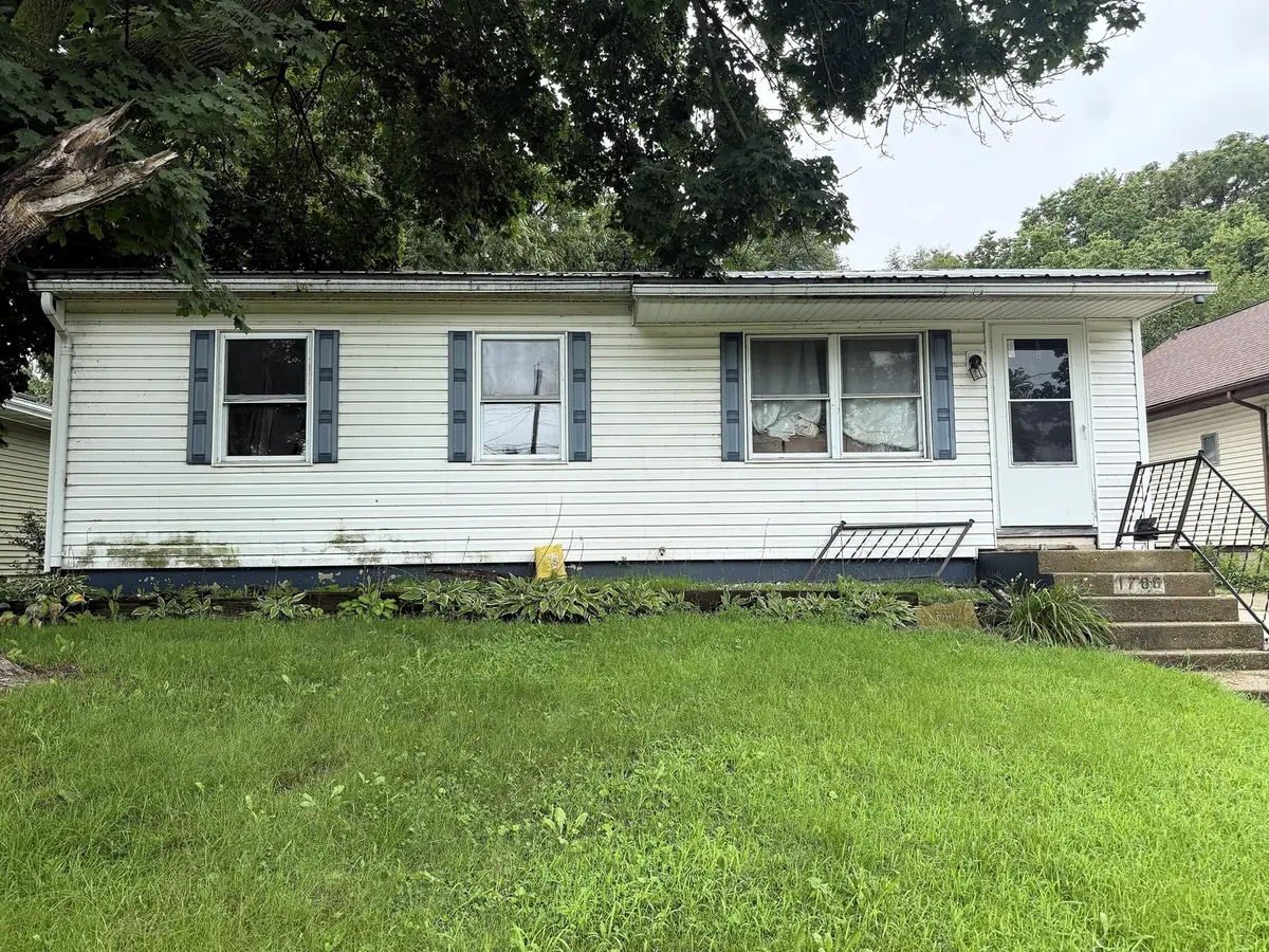1706 W 1st Street, Dixon, IL 61021 - #1