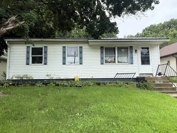 1706 W 1st Street, Dixon, IL 61021
