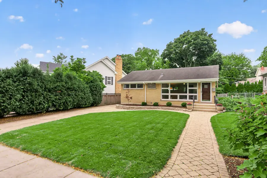 392 Windsor Avenue, Glen Ellyn, IL 60137 - #3