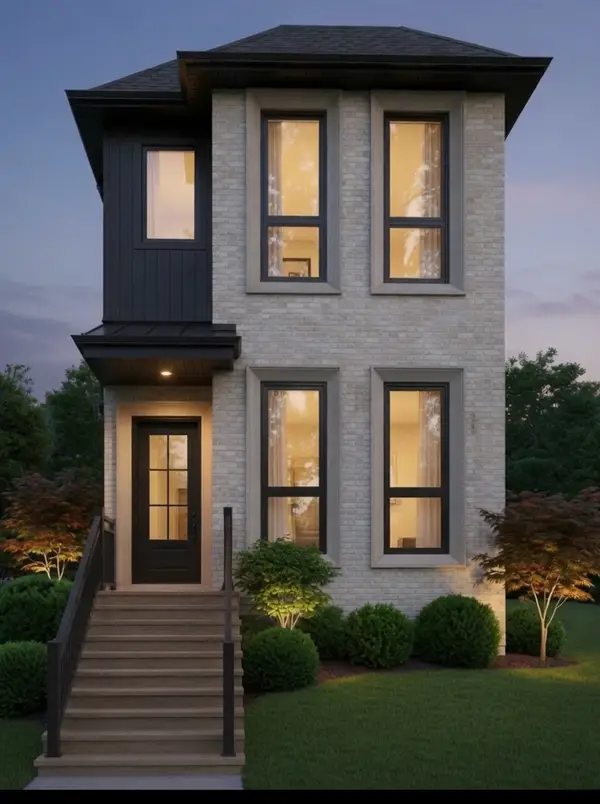 1444 W Barry Street, Chicago, IL 60657