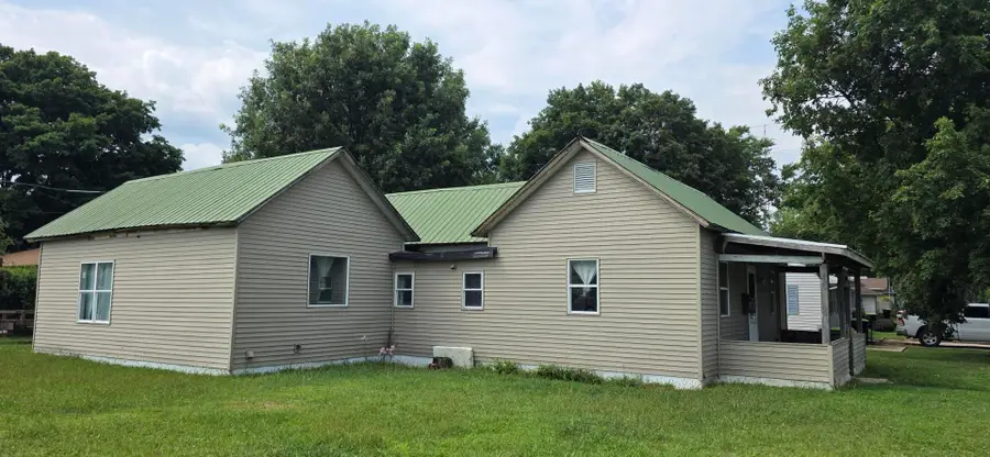 700 N Carico Street, Tuscola, IL 61953 - #3