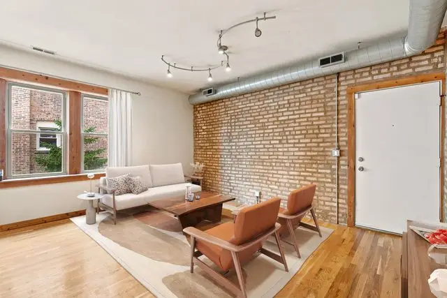 4104 N Mozart Street #2W, Chicago, IL 60618 - #3