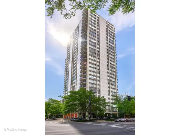 1360 N Sandburg Terrace #1106C, Chicago, IL 60610