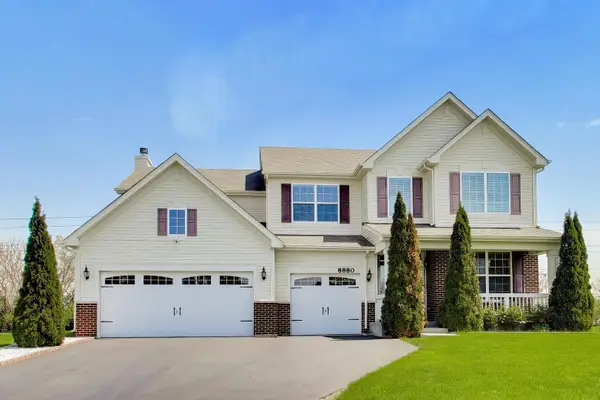 8880 Pearsall Drive, Huntley, IL 60142