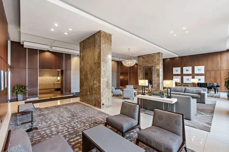 655 W Irving Park Road #1115, Chicago, IL 60613 - #3