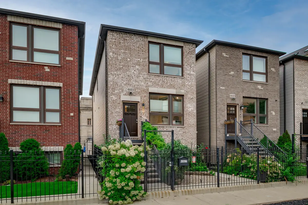4603 S Calumet Avenue, Chicago, IL 60653 - #1