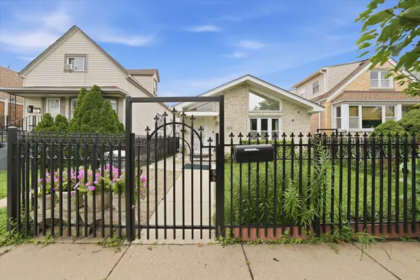 6237 S Tripp Avenue, Chicago, IL 60629
