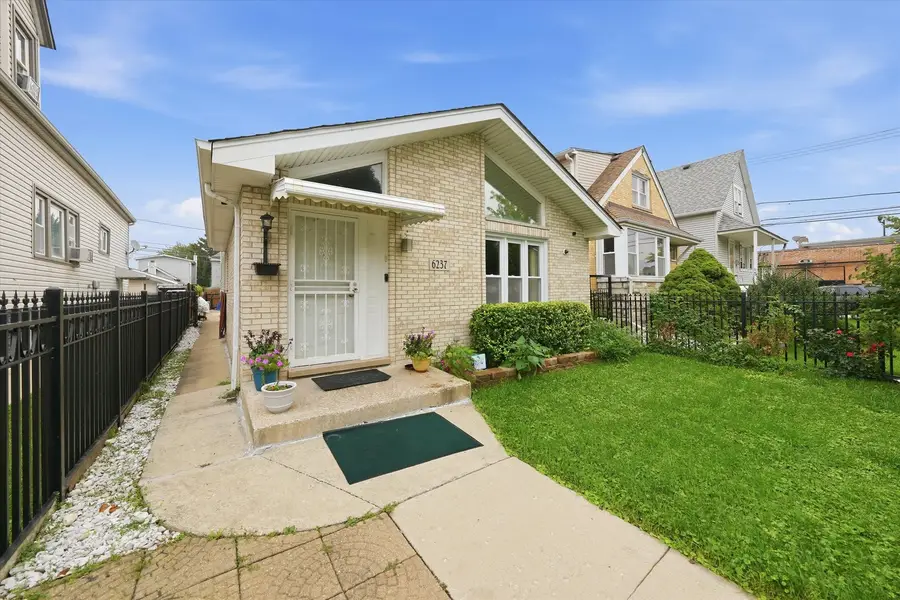 6237 S Tripp Avenue, Chicago, IL 60629 - #3