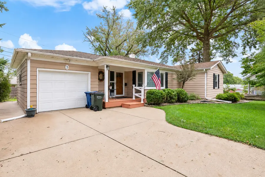 3 Hickory Grove Court, Davenport, IA 52804 - #2