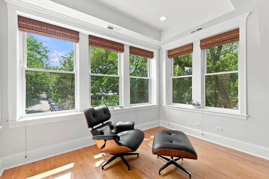 1330 W Bryn Mawr Avenue #2, Chicago, IL 60660 - #3