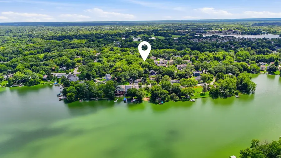 24017 N Valley Road, Lake Zurich, IL 60047 - #2
