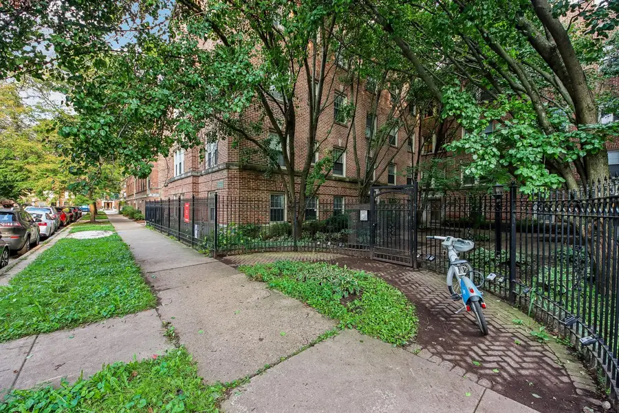 841 E 52nd Street #3, Chicago, IL 60615 - #2