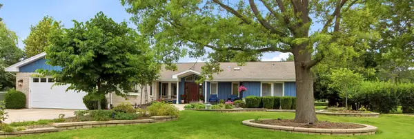 1110 Lake Shore Drive N, Barrington, IL 60010