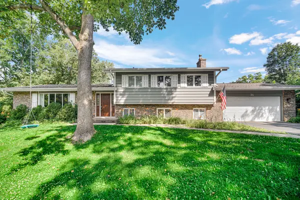 34 Londonderry Lane, Lincolnshire, IL 60069