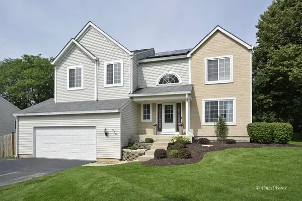 300 Briarwood Lane, Algonquin, IL 60102