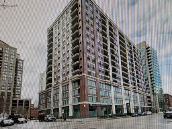 451 W Huron Street #P32, Chicago, IL 60654