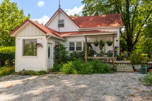 200 Crestview Drive, Dongola, IL 62926