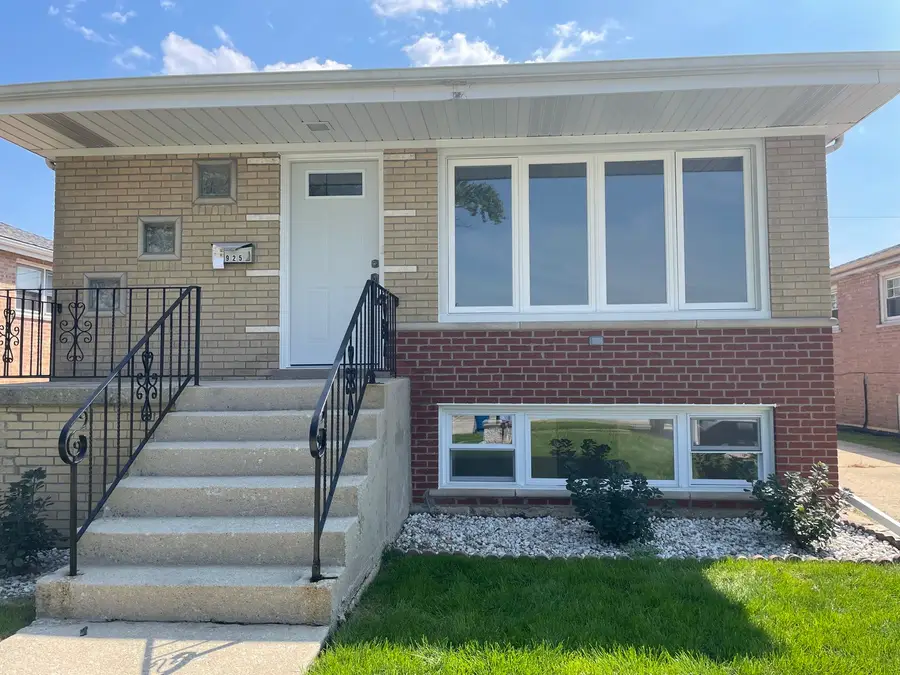 7925 Natchez Avenue, Burbank, IL 60459 - #2