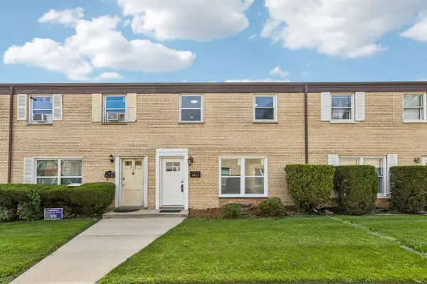 852 Colonial Drive #E, Wheeling, IL 60090