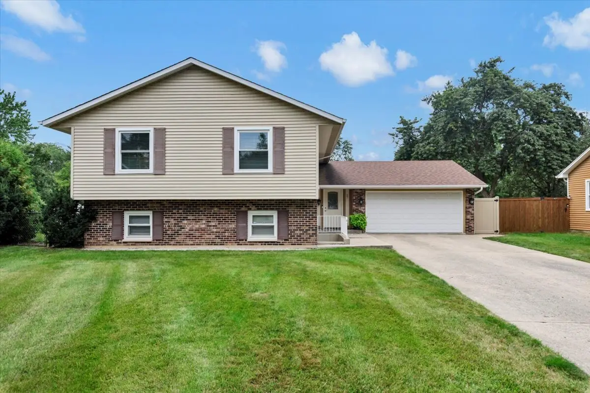 27 Spring Valley Lane, Streamwood, IL 60107 - #1