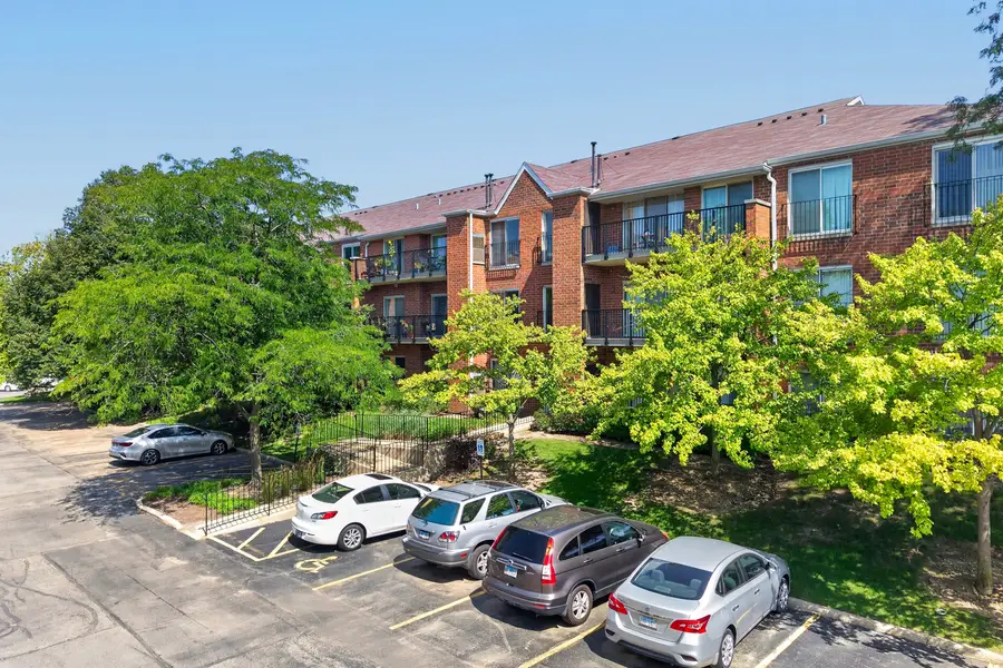 815 Leicester Road #320A, Elk Grove Village, IL 60007 - #2